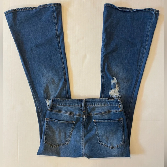 Almost Famous Distressed Denim Jeans Size 7 - Picture 4 of 8